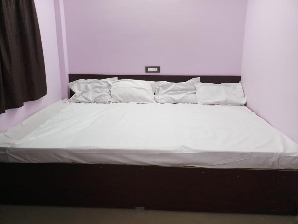 فندق تيروباتيفي  Sri Kousthubham Residency المظهر الخارجي الصورة